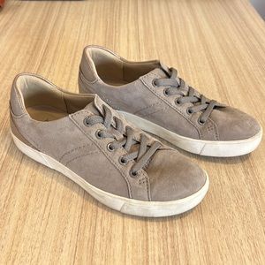 Naturalizer “Morrison” Suede Grey Sneakers size 6